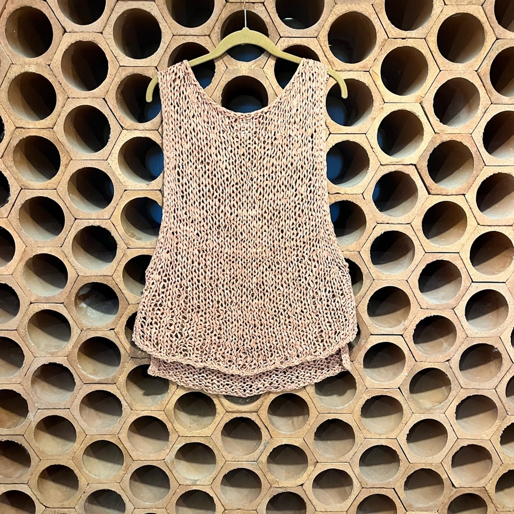 Sleeveless Knit Layered Hem Tank Top - Blush Pink